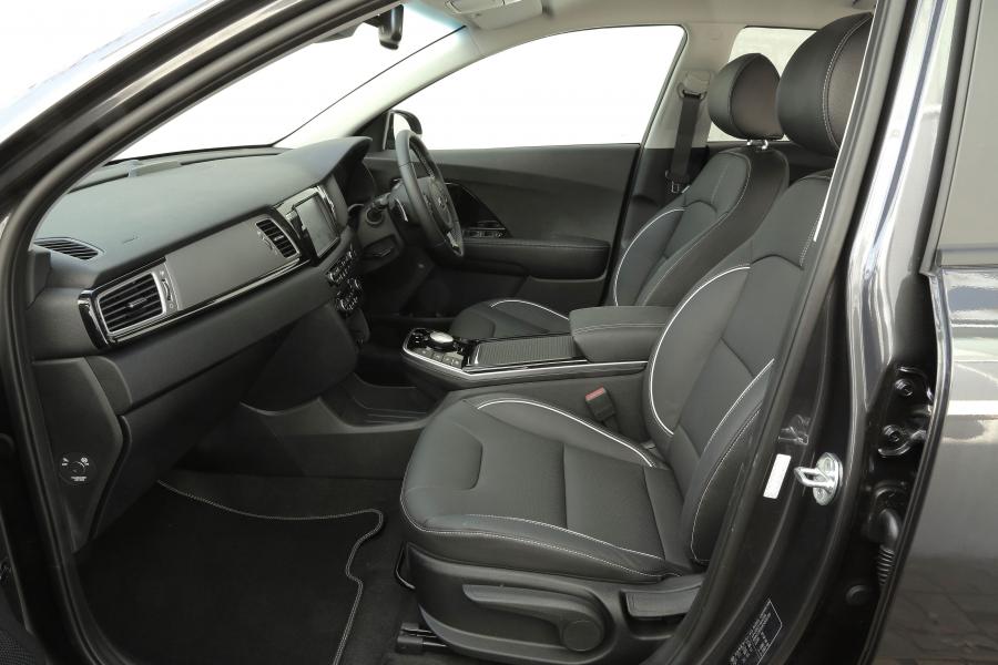 Интерьер Kia e-Niro 2019 года  (UK) (фото 14 из 40)